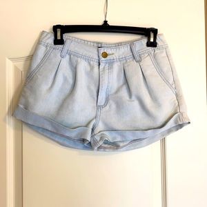 Cuffed short